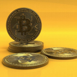Bitcoin's volume revisits April 2019 lows as liquidation spurts