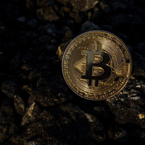 Is it time for Bitcoin to ‘decouple’ from the rest of the cryptocurrency market?