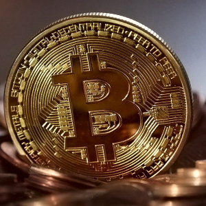 Bitcoin [BTC]: All that glitters is not gold; can the digital equivalent oust the real thing?