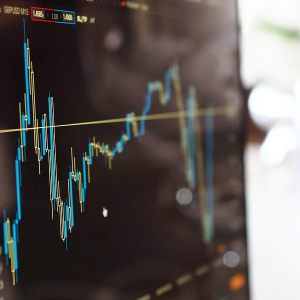 Bitcoin [BTC] surges above strong resistance at $4,000 before falling victim to market correction