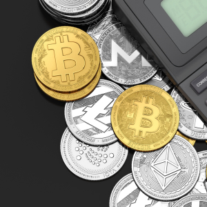 Altseason Imminent: ‘Most Altcoins Should Gain on Bitcoin Soon,’ Says Veteran Analyst