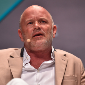 9 Trillion vs. 100 Trillion: Billionaire Mike Novogratz Asks Which Cryptocurrency Will Win the Payments Race
