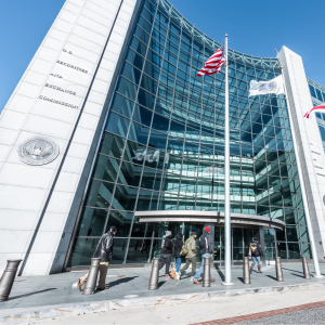 SEC Orders Proceedings to Rule on ETF, Seeks Further Feedback