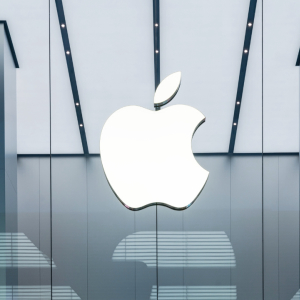 Apple Censors Some Cryptocurrency and Defi Features of Coinbase App