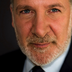 Kraken Proves Gold-Bug Peter Schiff Wrong, Pays Employees in Bitcoin