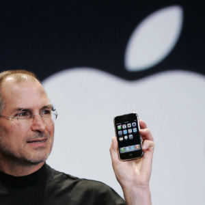 Will Apple Put Steve Jobs’ Legacy at Risk if it Tailors Products for the Chinese Market?