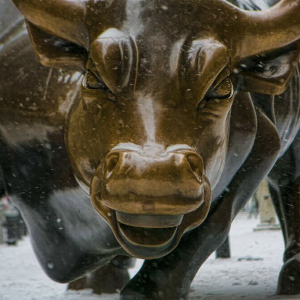 Dow Pounds Toward 250 Point Gain, Fidelity Brings out the Bitcoin Bulls