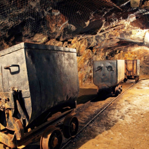 Bitcoin Price Decline Prompts US Mining Firm to Shut Down ‘Indefinitely’