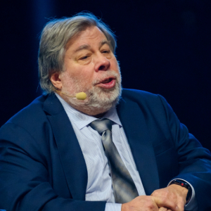Apple Co-Founder Wozniak’s New Venture Lists Token to Help Fund Energy Efficiency Projects
