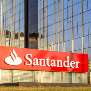 Santander Hires Former Apple Pay Exec to Lead P2P Payments