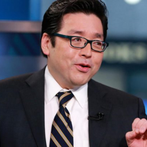 Bitcoin ’10 Best Days’ Analysis by Tom Lee Suggests Why ‘HODLing’ is the Best Strategy