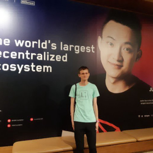 TRON’s Justin Sun Sent LOVE YOU Message to Vitalik’s Quick Post – Love in the Air or April Fool?