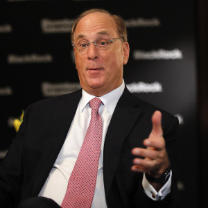 BlackRock CEO thinks Bitcoin could threaten the US dollar dominance.