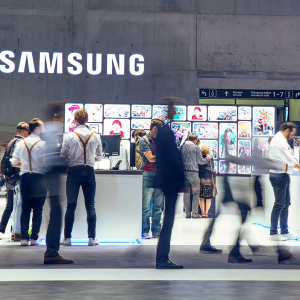 New Samsung Galaxy S20+ Leak Shows 120Hz Display and No Headphone Jack