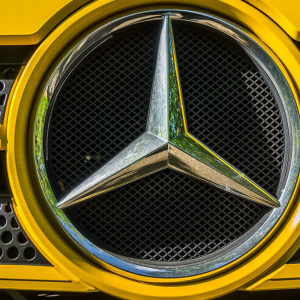 Mercedes Benz Is to Use Blockchain to Track CO2 Emissions in Cobalt Supply Chain
