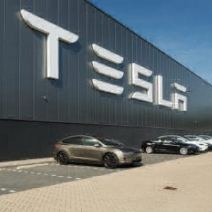 TSLA Stock Down 10%, Tesla to Sue U.S. Government for Imposing Tariffs