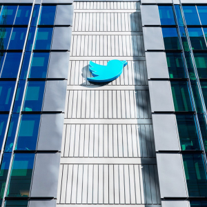 TWTR Stock Down 1.4% in Pre-market after Twitter Reports Loss of Ad Revenue in Q2