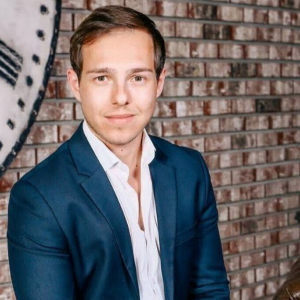 This YouTube Millionaire Makes Up to $220,000 a Month and Spends Only 1%