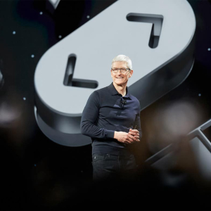 AAPL Stock Up 1% in Pre-Market, Apple TV+ Expands Buying Rights to Older Hollywood Shows