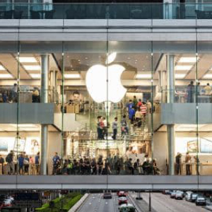AAPL Stock Tipped to Hit $600 Per Share as Apple Crosses $2T Market Cap