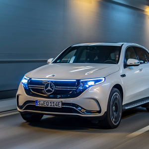 Mercedes Postpones U.S. Sales of Its First All-Electric SUV after Bad Results of Competitors