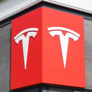 TSLA Stock Down 5%, Tesla Worth $180 Billion, More Than Other 5 Automakers Together