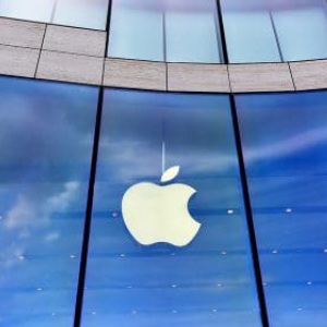 Apple Stock Price Touches $450, Wedbush Analyst Raises Target to $515