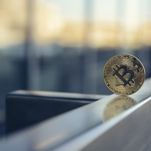 Bitcoin Price Slips Further Below $8000, CME Bitcoin Futures Manipulation Suspected