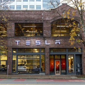 Tesla (TSLA) Stock Nearly 1% Up, Jim Cramer Believes It’s Time to Buy