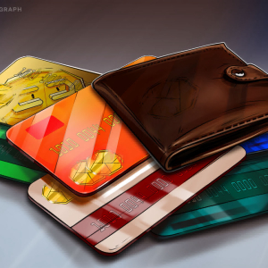 Crypto-Enabled Investment App eToro Gets Ready to Issue Debit Cards in UK