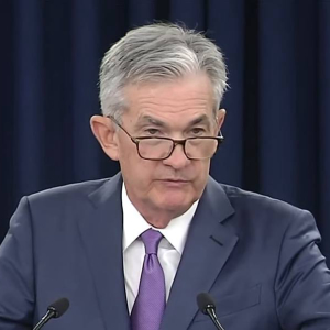 Jerome Powell Explains How the Fed Prints Money, Bitcoin Goes Above $9900