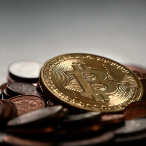 Blogger Who Wrote “Why Bitcoin Is Stupid” Gets Bank Account Frozen in Ironic Twist