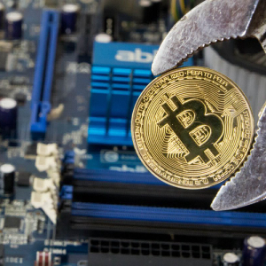 Bitcoin Mining Starts Becoming Unprofitable, Despite $4.7 Billion in Revenue This Year