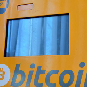 London Bitcoin ATM Caught on Video Dumping Fiat Currency