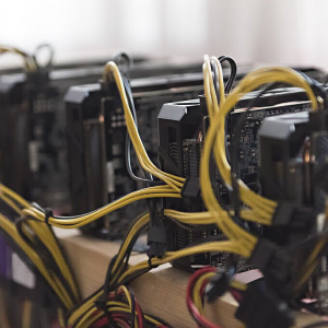 China: Cryptocurrency Mining Machines Reportedly Being Sold According to Their Weight