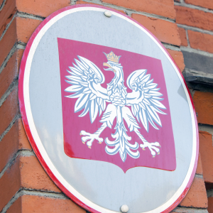 Polish Lawmakers Press Finance Ministry on Crypto Firms' Bank Accounts