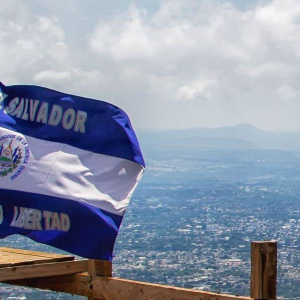 Economists Want El Salvador Bitcoin Law Repealed, but President Wins Key Ally