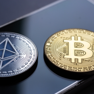 Ethereum vs. Bitcoin: ETH and BTC Aim for a Rapid Price Recovery