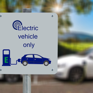 Decentralized electric car charging network: Honda and GM unveils standards