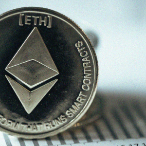 Ethereum price prediction: ETH crawling to $395, analyst