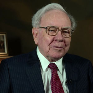 Warren Buffett Calls Bitcoin (BTC) a “Delusion”