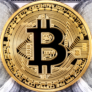 Analyst: Despite Dropping Below $8,000, Bitcoin Still Looks “Amazing”