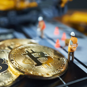 Bitcoin Hashrate Nosedives as Chinese Miners Move On