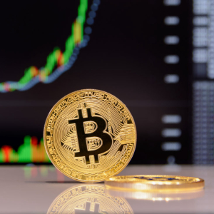 Bitcoin Breaks $7,000 as Risk Appetite Takes Over Markets