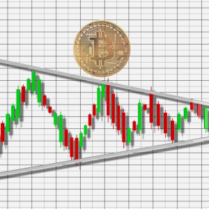 Bitcoin Price: Bear Pennant Targets $4,600, Has The Breakdown Begun?