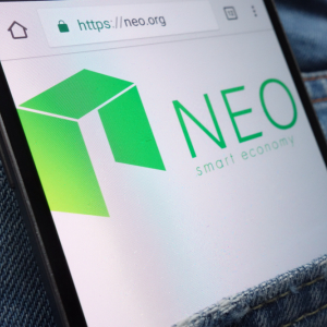 NEO Price Drops by 5% as Bears Take Control