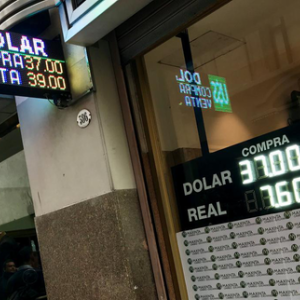 Argentine Peso Collapses, Bitcoin at a Premium