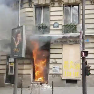 French Yellow Vests Set Bank on Fire