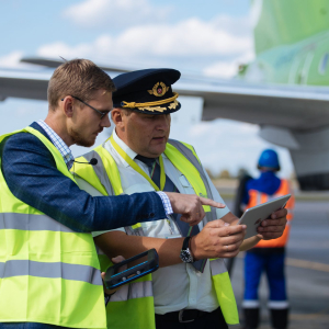Oil Giant Gazprom, Russia’s Biggest Airline and Bank Complete World’s First Smart Contract Based Aviation Refuelling Transaction